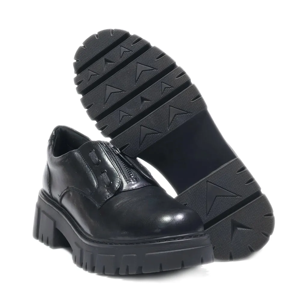 Catwalk Flat Shoes Leather Black Colour For Women