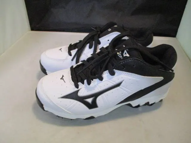 New Mizuno Swift 4 Metal Softball Cleats Size 5