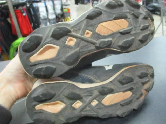 Used Mizuno Baseball Cleats Size 3