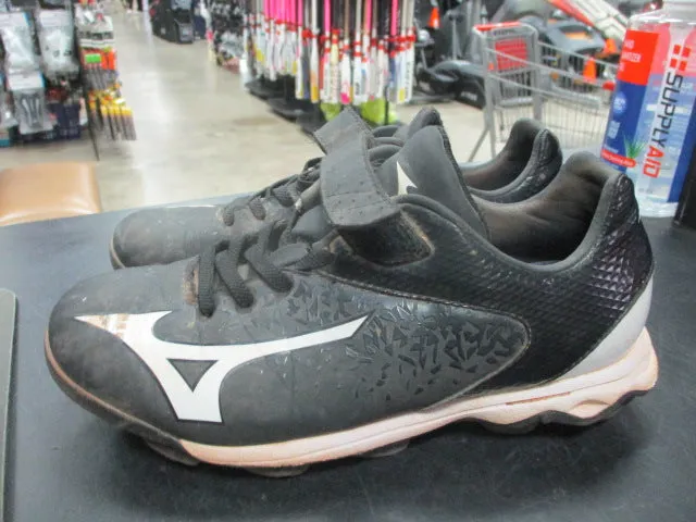 Used Mizuno Baseball Cleats Size 3